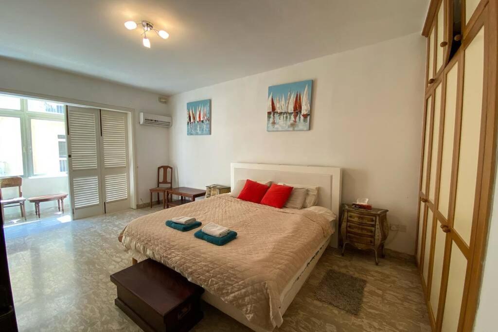 Apartment Amazing Sea View Sea Front 3 Bedroom Sliema