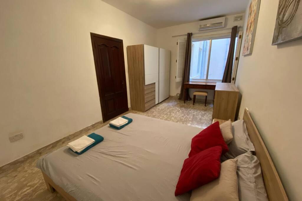 Amazing Sea View Sea Front 3 Bedroom Apartment *